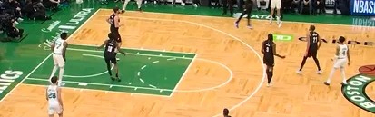 体育资讯-普里查德超远压哨三分再中，凯尔特人首节领先开拓者21分