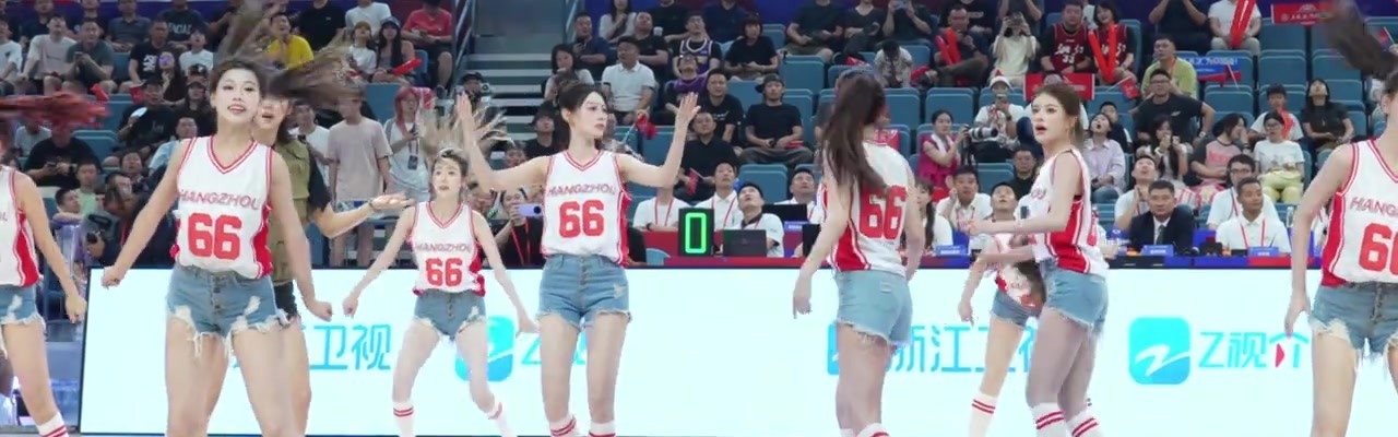 中国运动会-跳得如何？吴艳妮与浙江啦啦队在姚基金慈善赛热舞