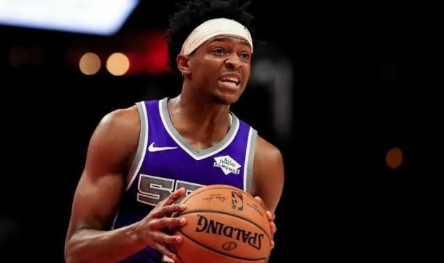 常在河边走哪有不湿鞋！福克斯遭锁死国王主场撼负